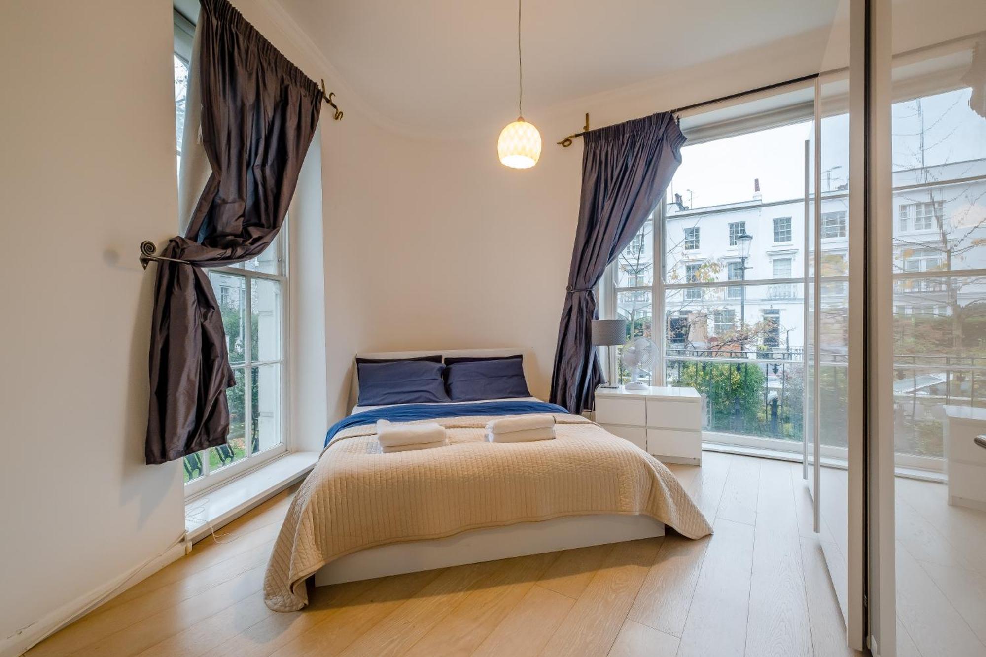 Stunning Oversized 3 Bedroom Flat In Notting Hill Londra