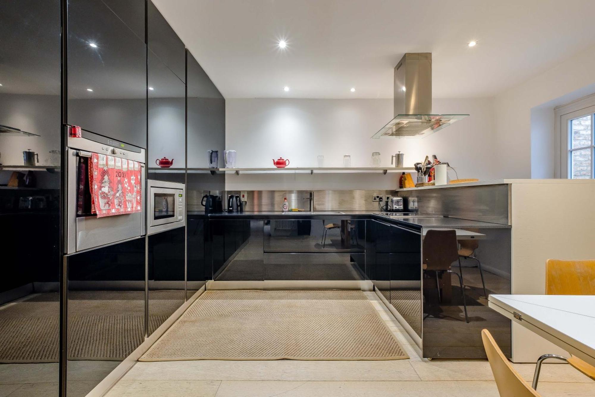 Stunning Oversized 3 Bedroom Flat In Notting Hill Londra